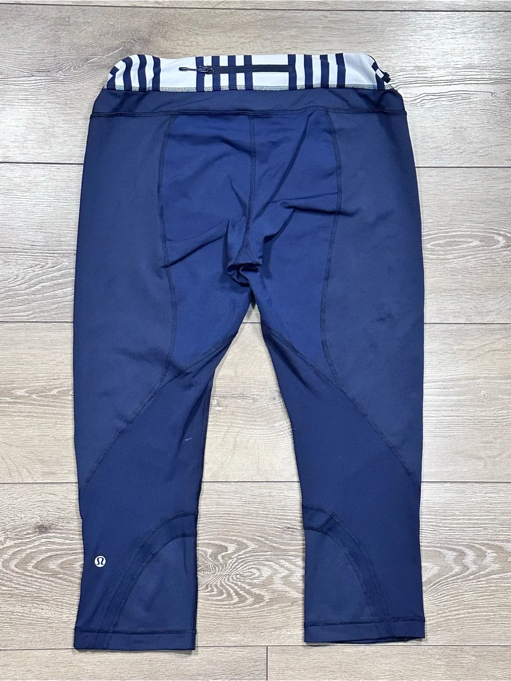 Lululemon Inspire Crop Leggings Inkwell/Ocean Stripe Mesh Panels *Flaw*